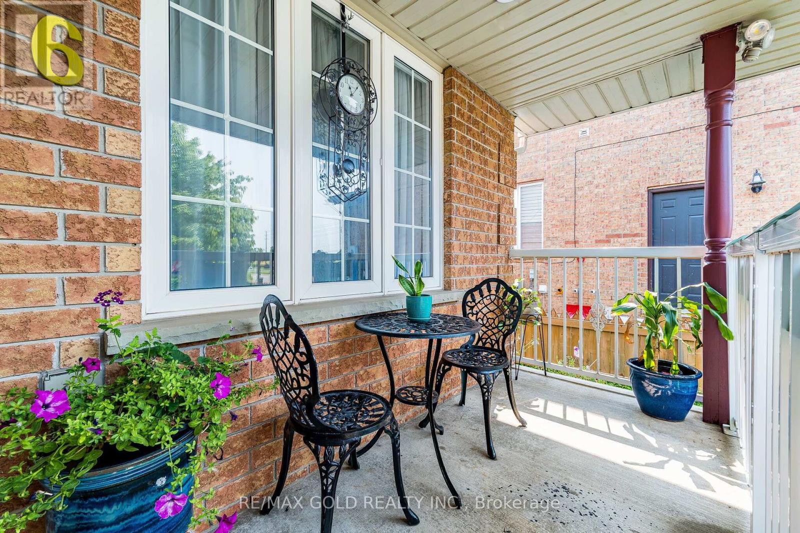 6 Moffatt Lane Property Photo 5