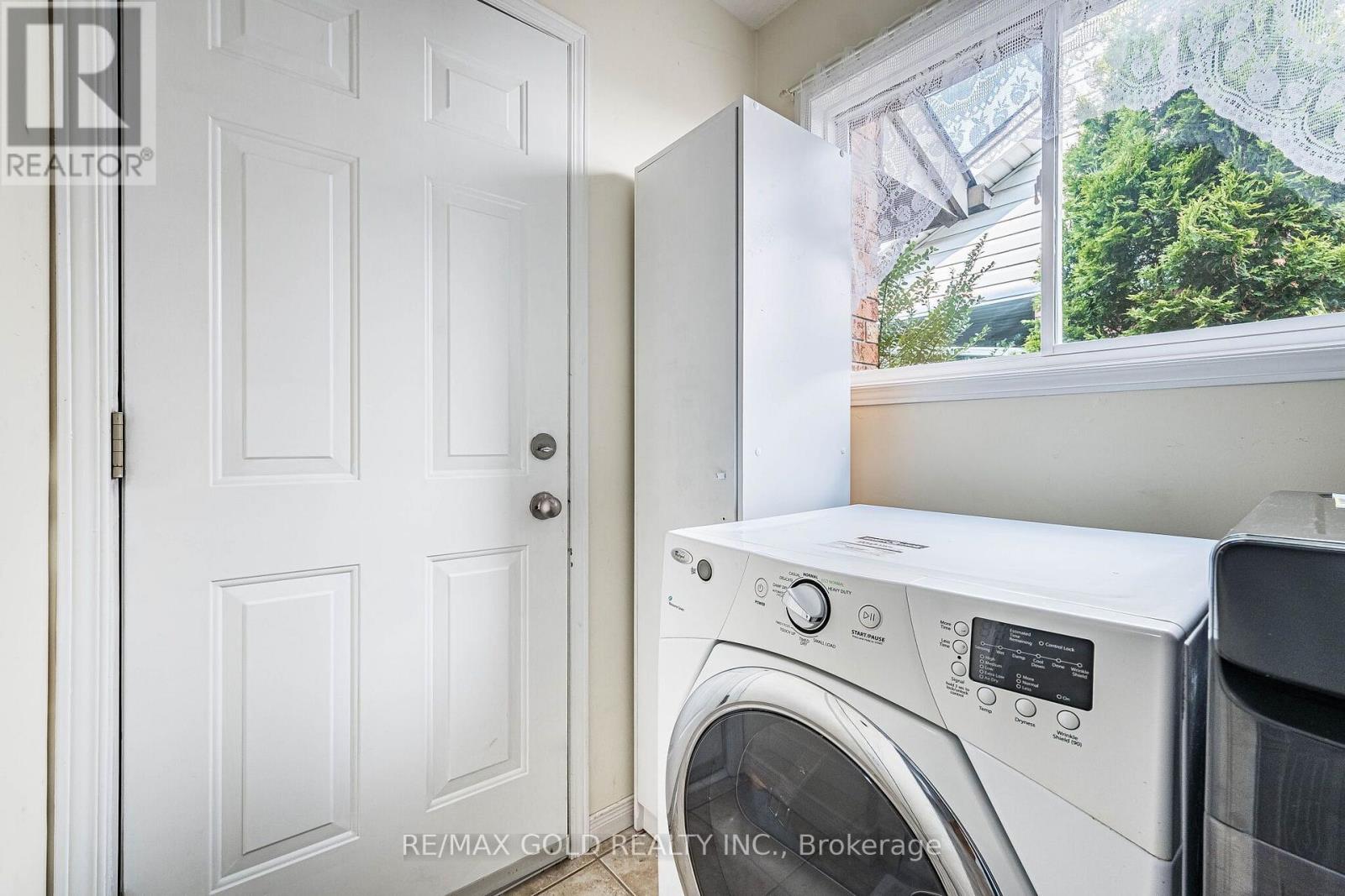 6 Moffatt Lane Property Photo 23
