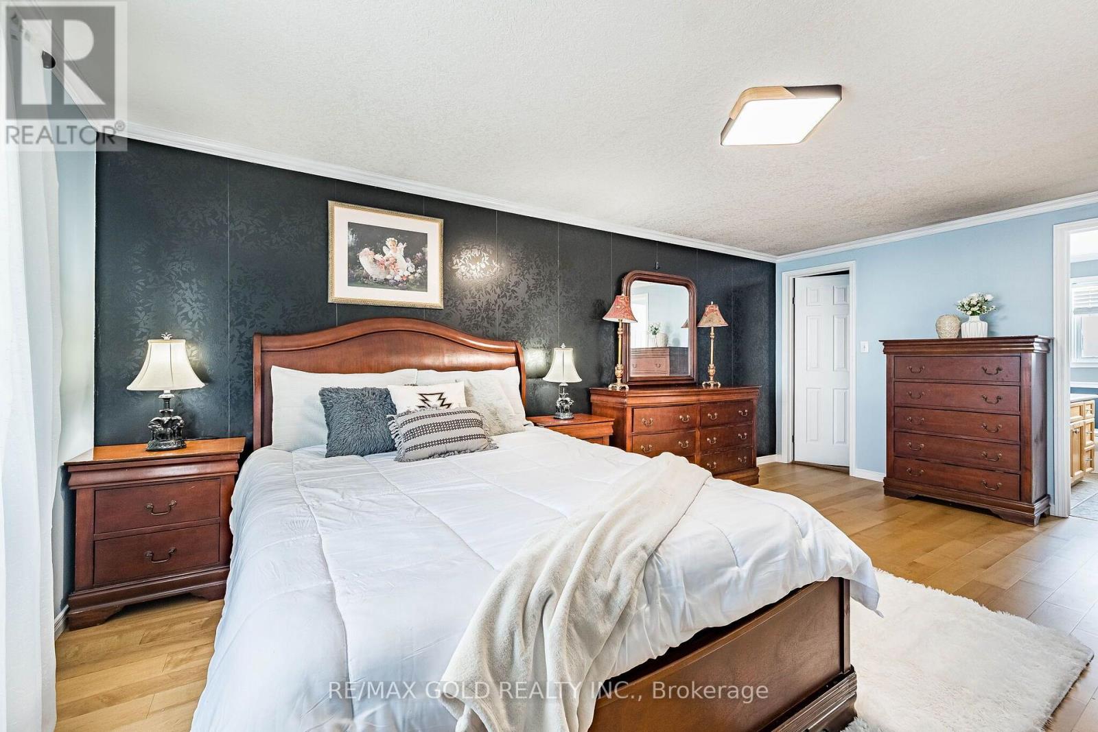 6 Moffatt Lane Property Photo 27