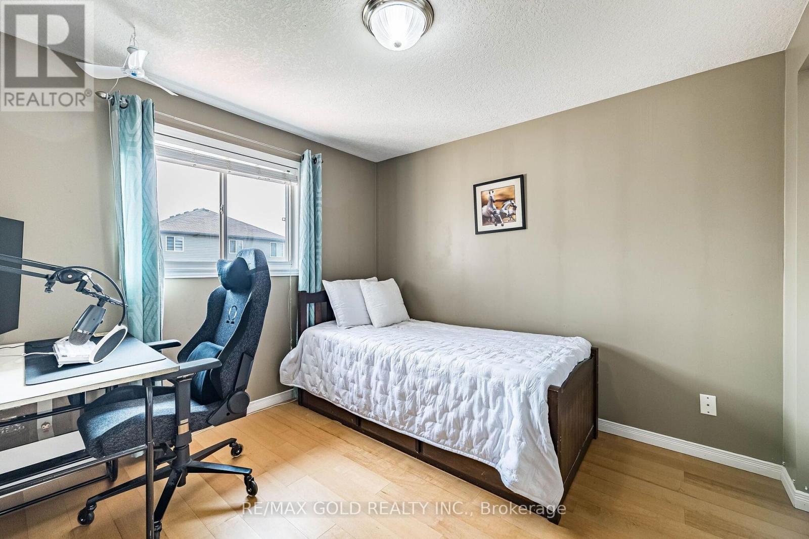 6 Moffatt Lane Property Photo 31