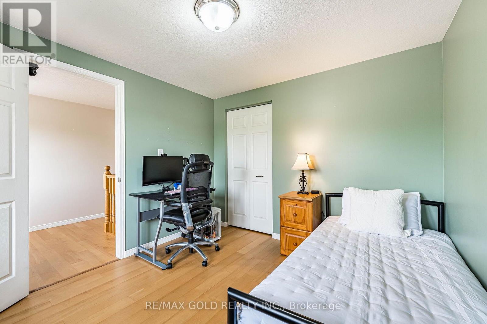 6 Moffatt Lane Property Photo 35