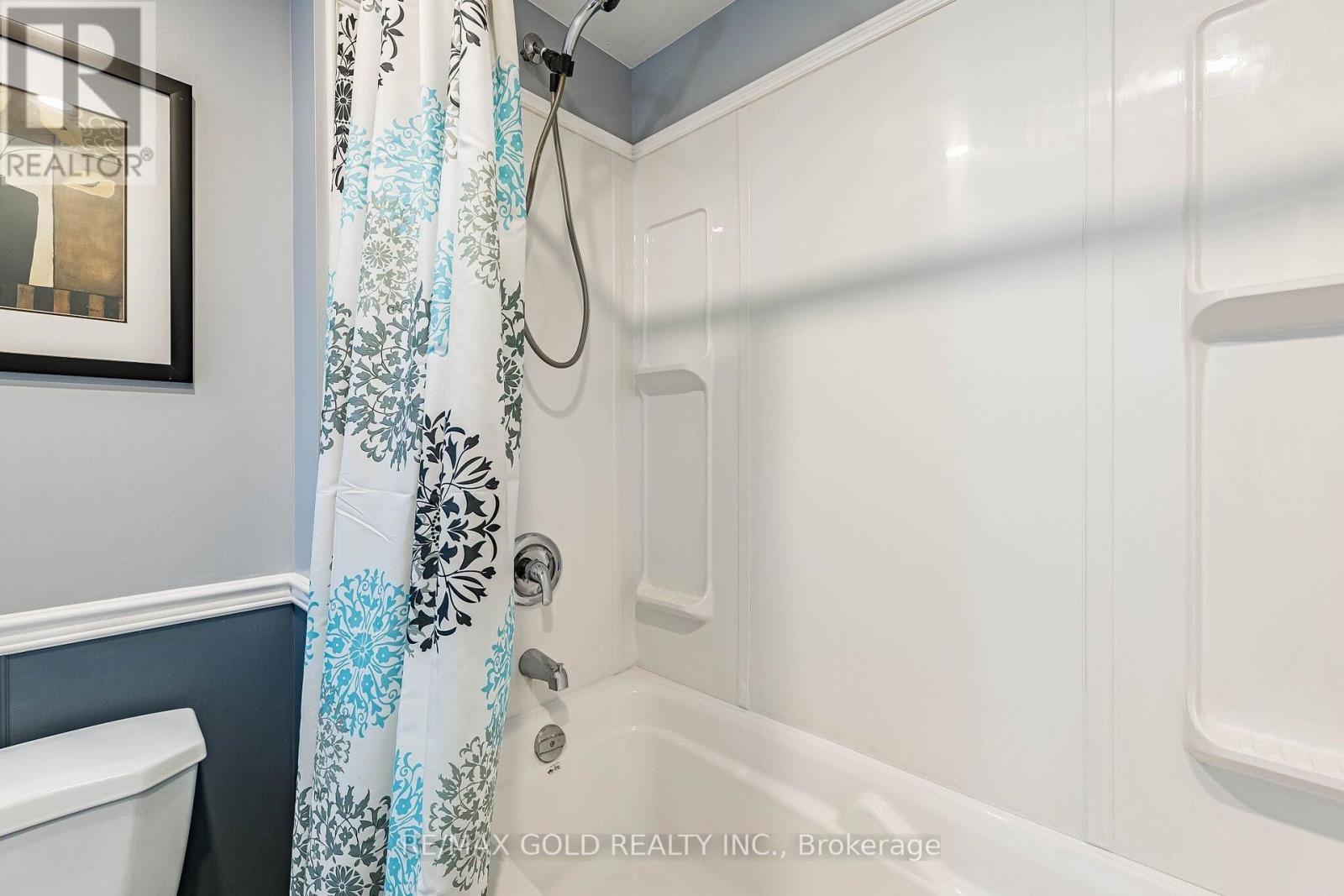 6 Moffatt Lane Property Photo 43