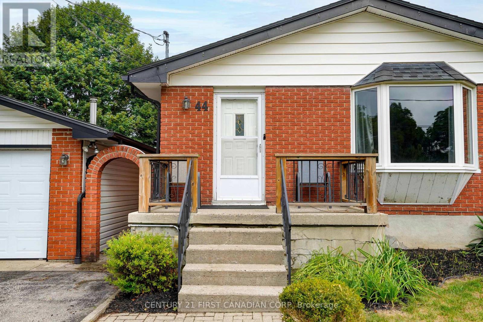 44 Dale Drive Property Photo 3