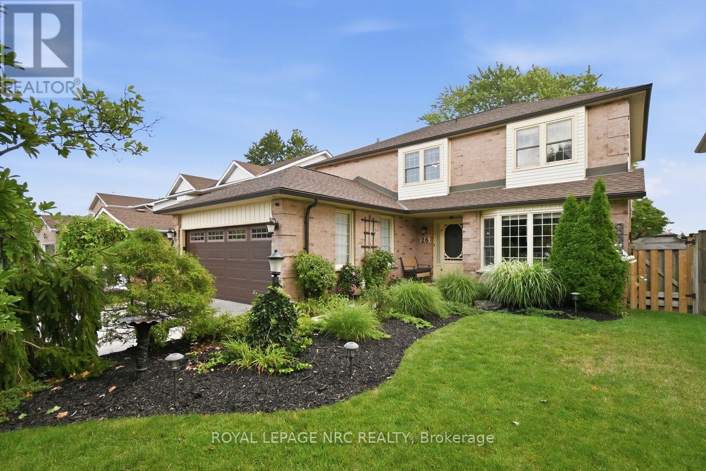 26 STRADA BOULEVARD Property Photo 1