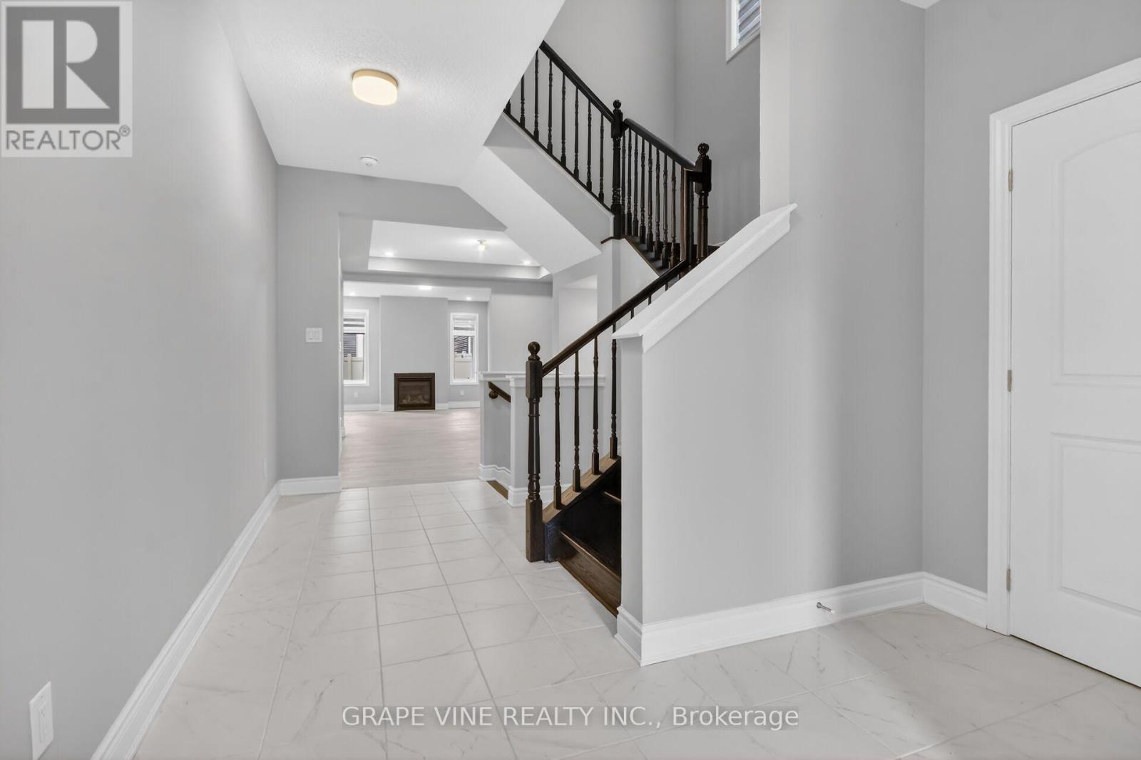 316 Crossway Terrace Property Photo 6