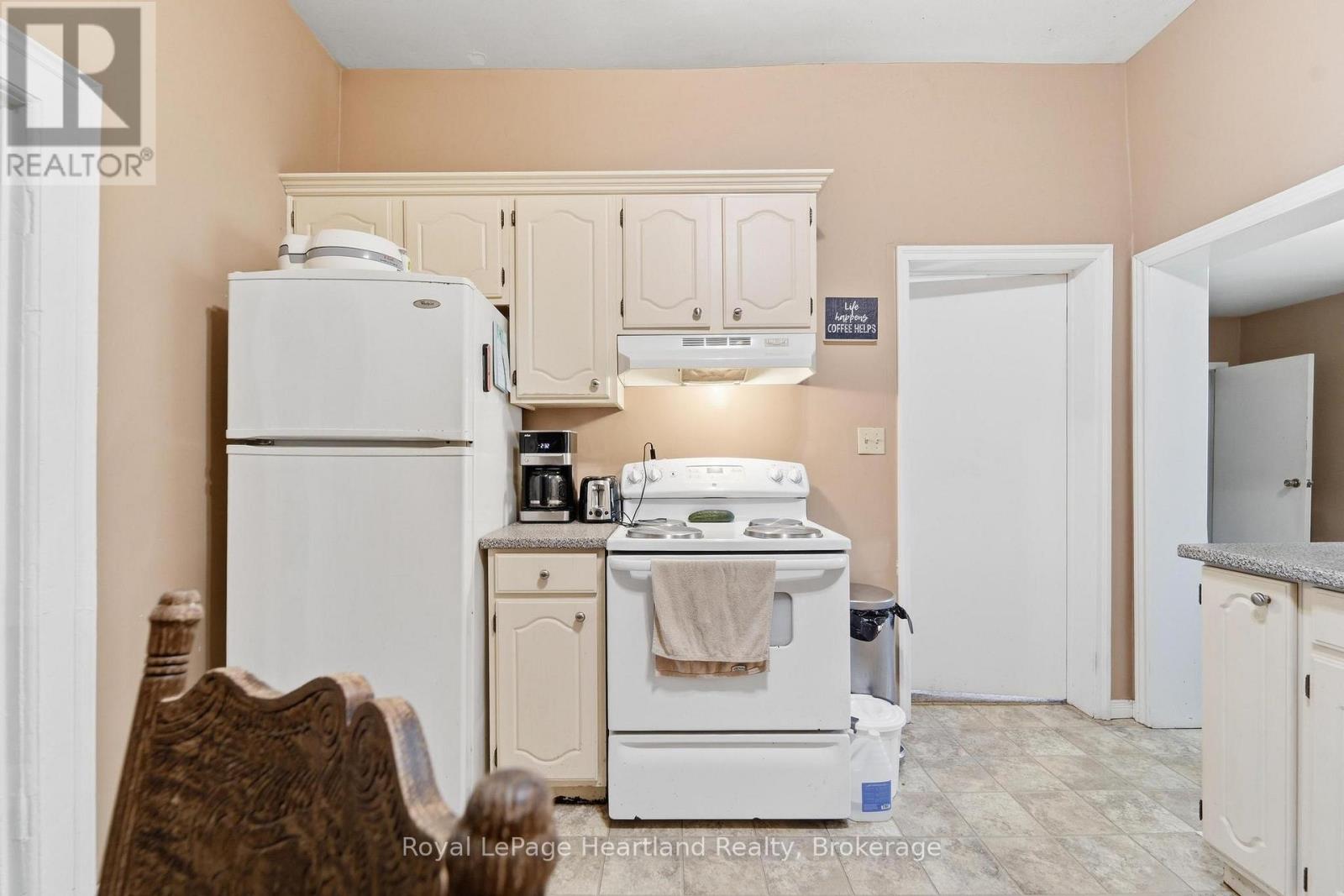 132 Queen Street Property Photo 6