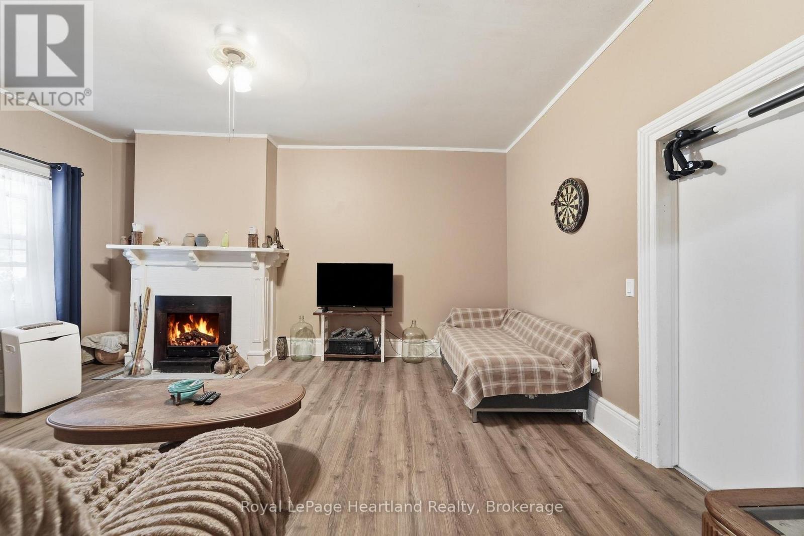 132 Queen Street Property Photo 10