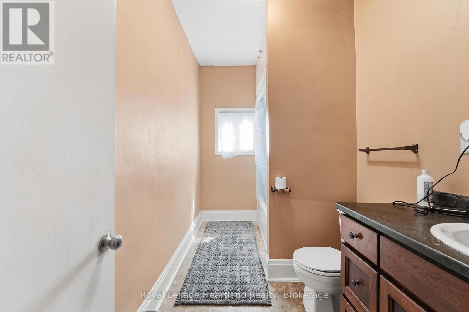 132 Queen Street Property Photo 15