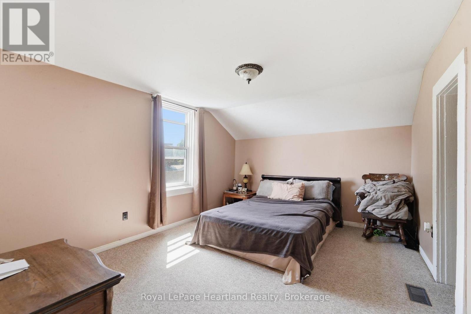 132 Queen Street Property Photo 18