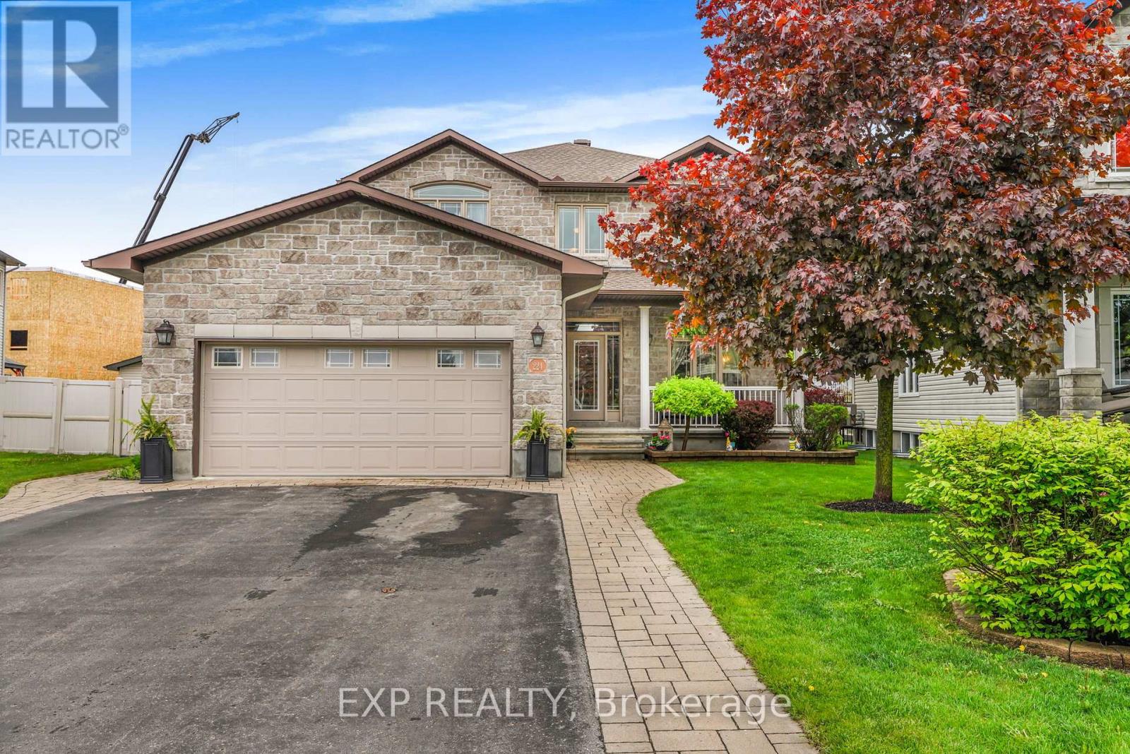 224 TOPAZE CRESCENT