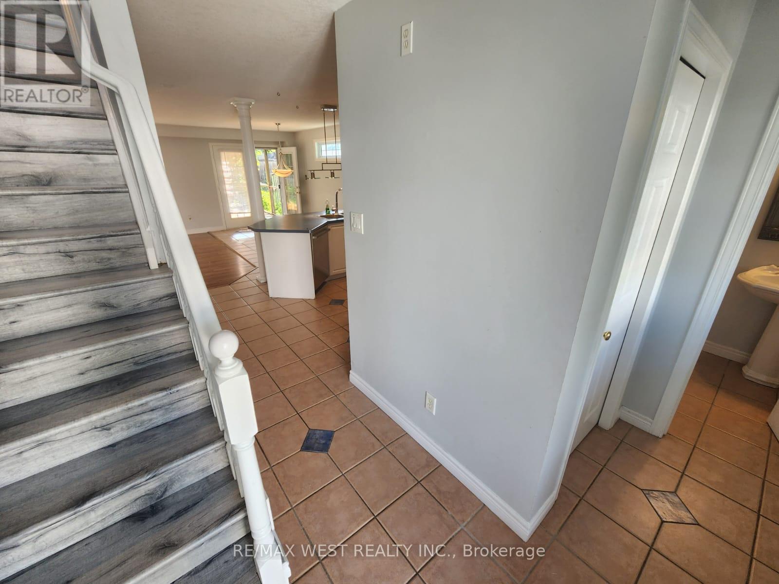 792 Butternut Avenue Property Photo 2