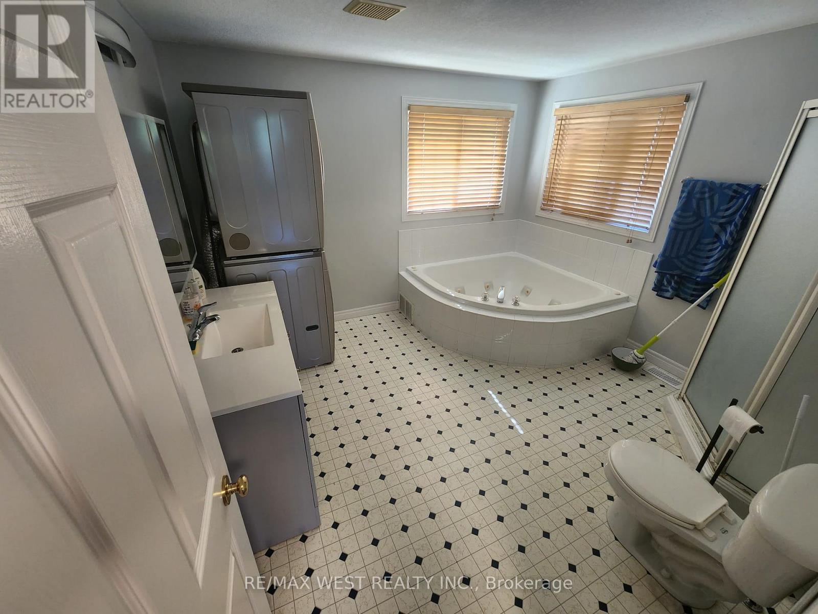 792 Butternut Avenue Property Photo 17