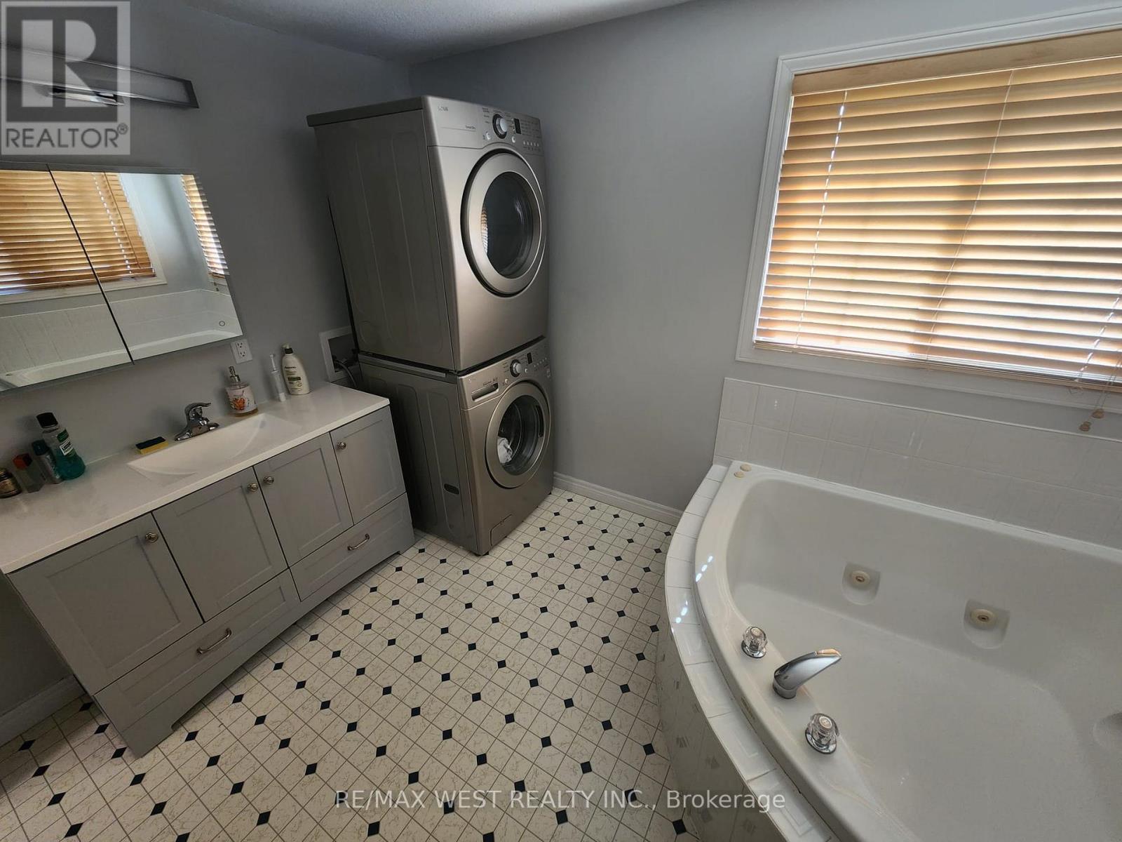 792 Butternut Avenue Property Photo 18