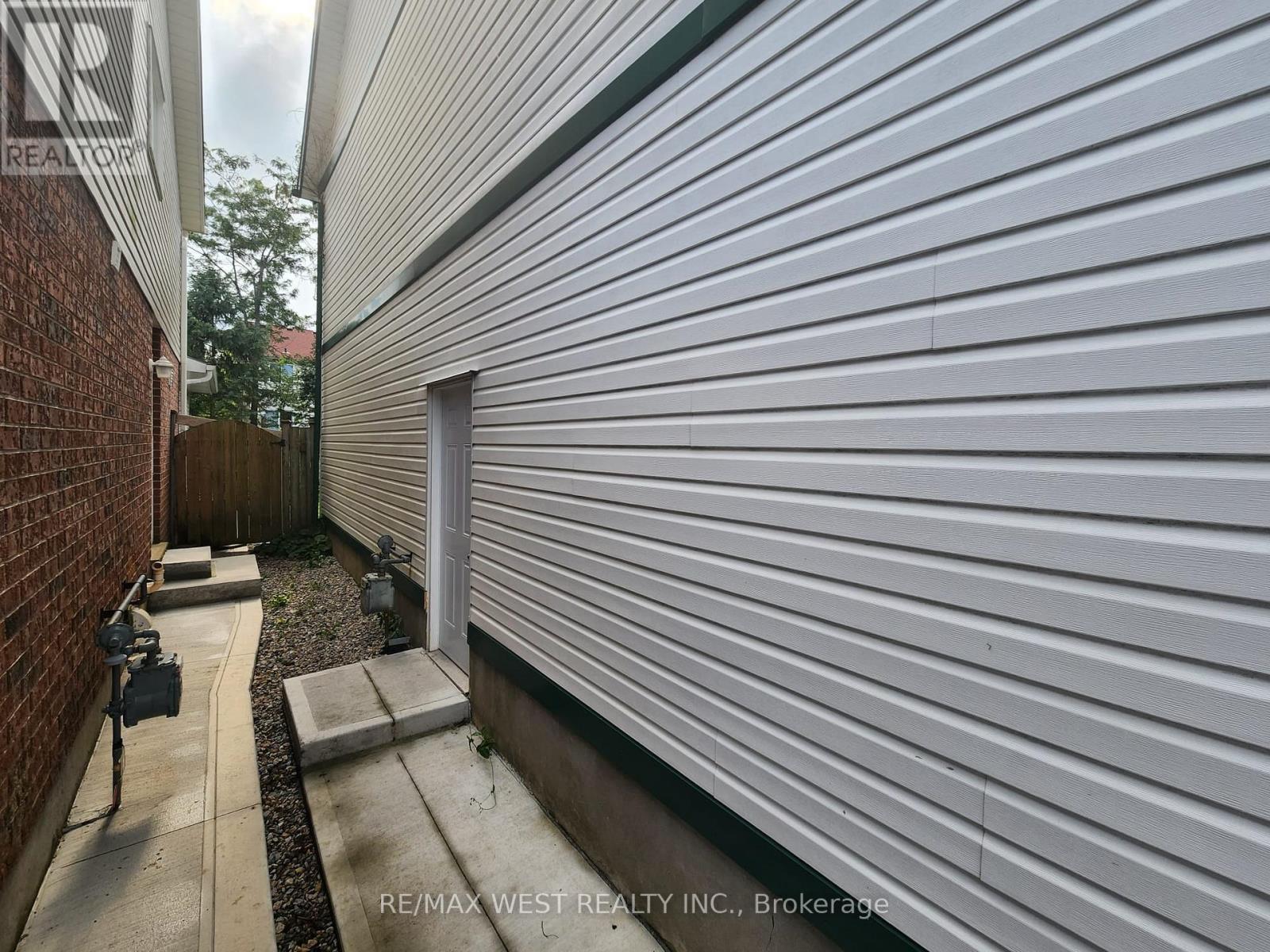 792 Butternut Avenue Property Photo 25