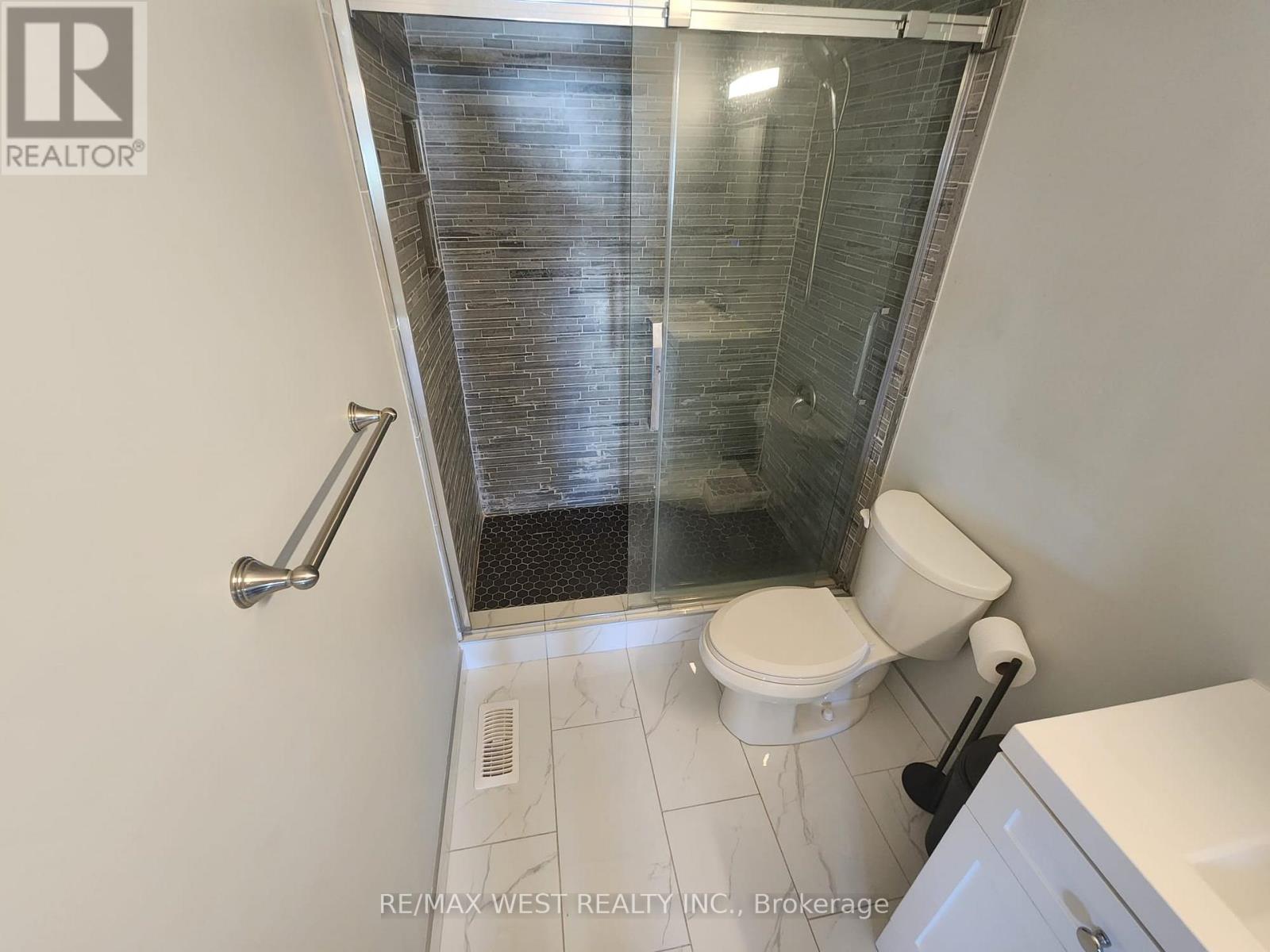 792 Butternut Avenue Property Photo 27