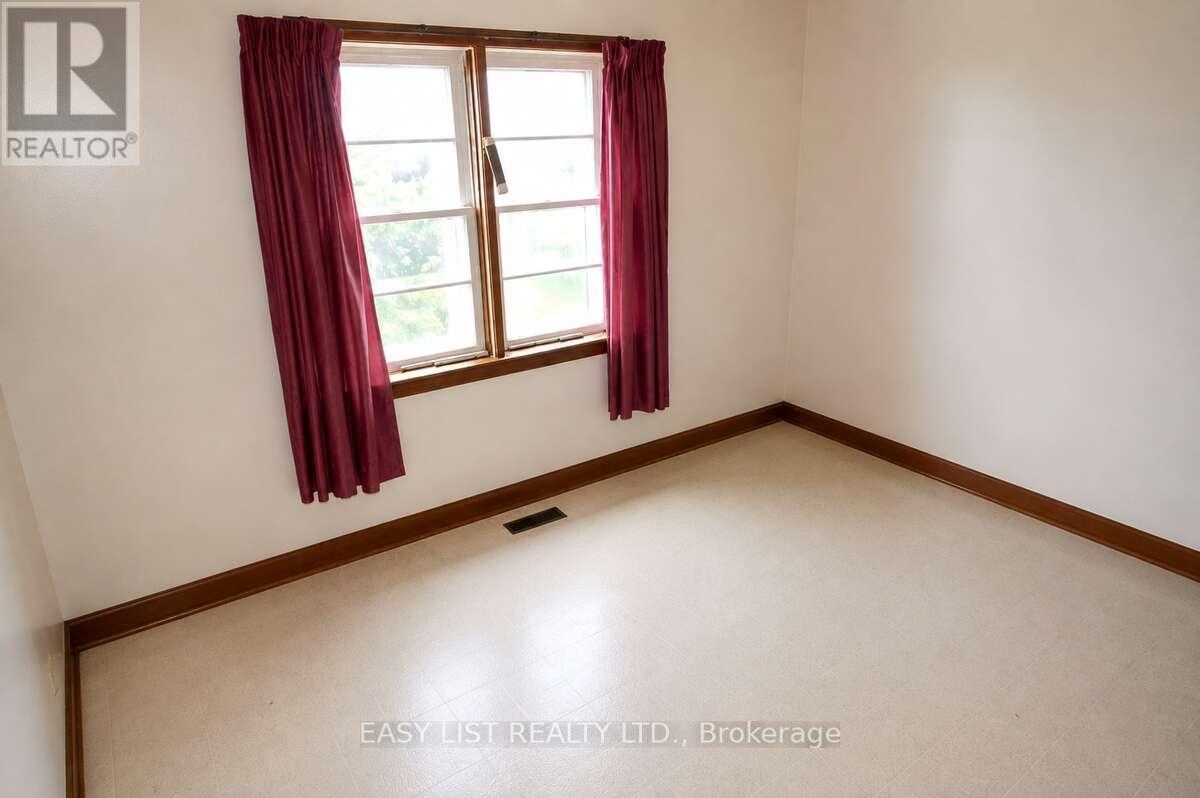 1860 Sturgeon Road Property Photo 5
