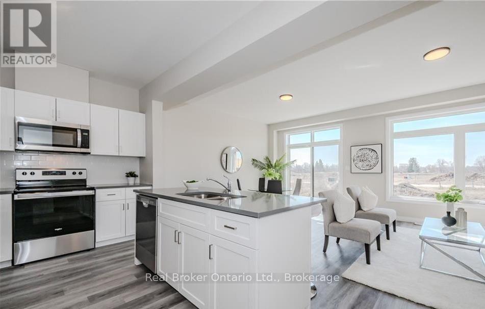 66 AYR MEADOWS CRESCENT Property Photo 1