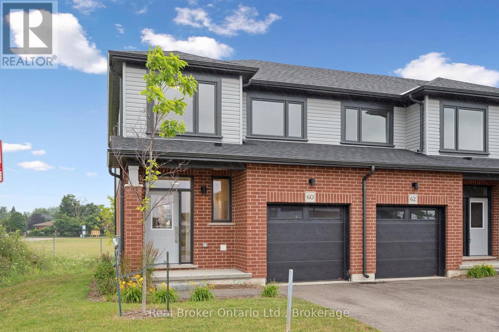 60 Ayr Meadows Crescent Property Photo 4
