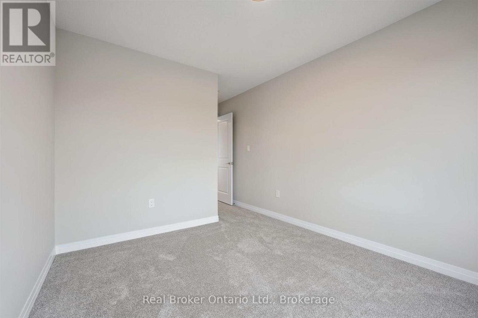 60 Ayr Meadows Crescent Property Photo 19