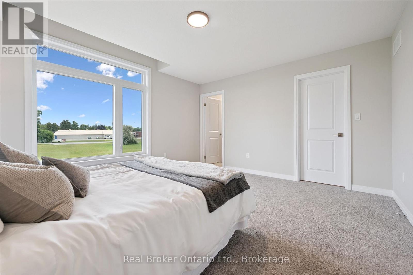 60 Ayr Meadows Crescent Property Photo 24