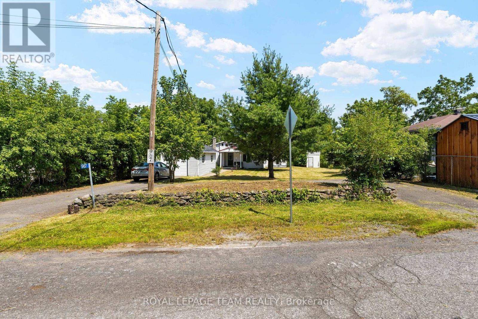 967 West Street Property Photo 4