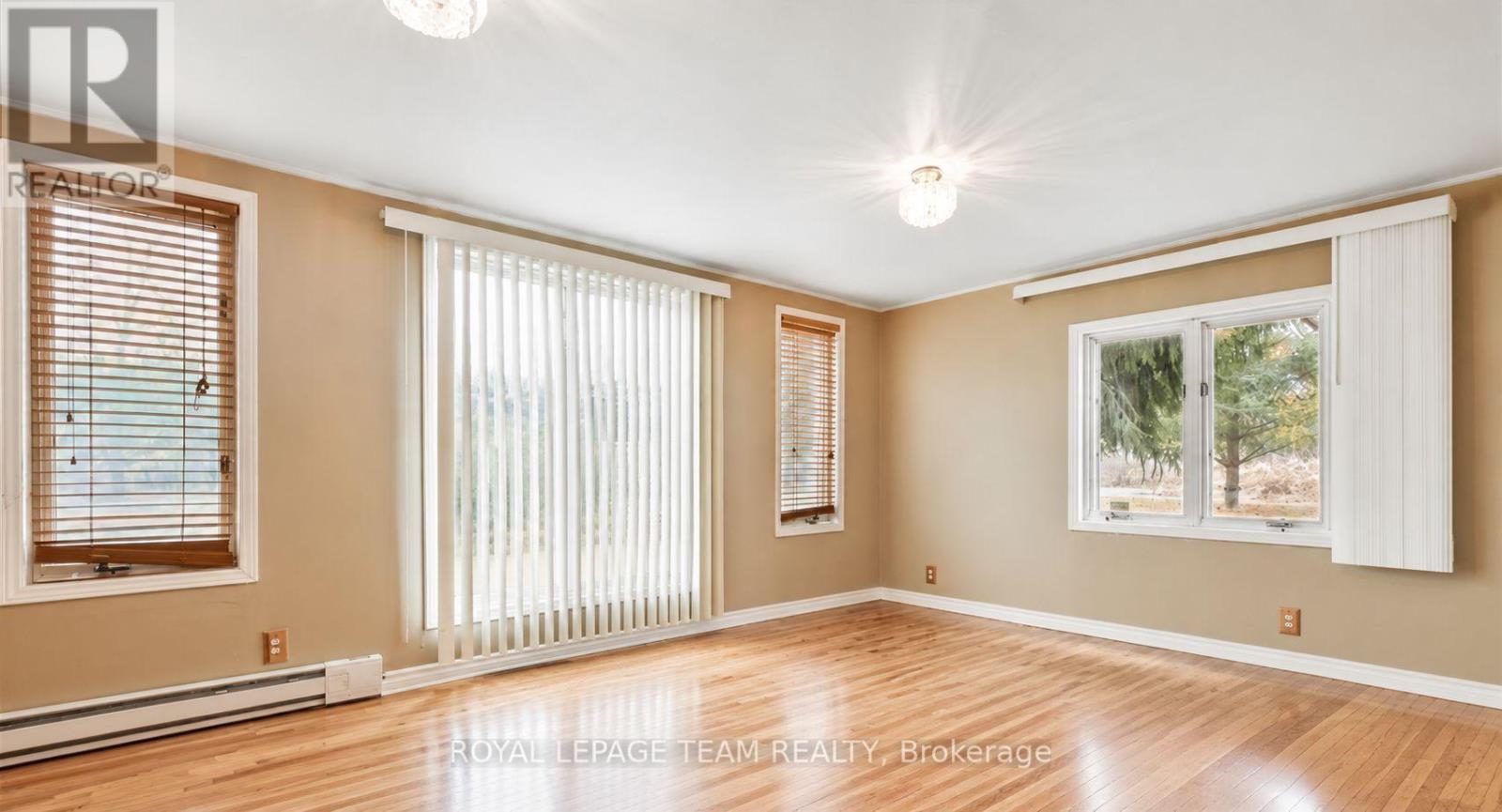 967 West Street Property Photo 6
