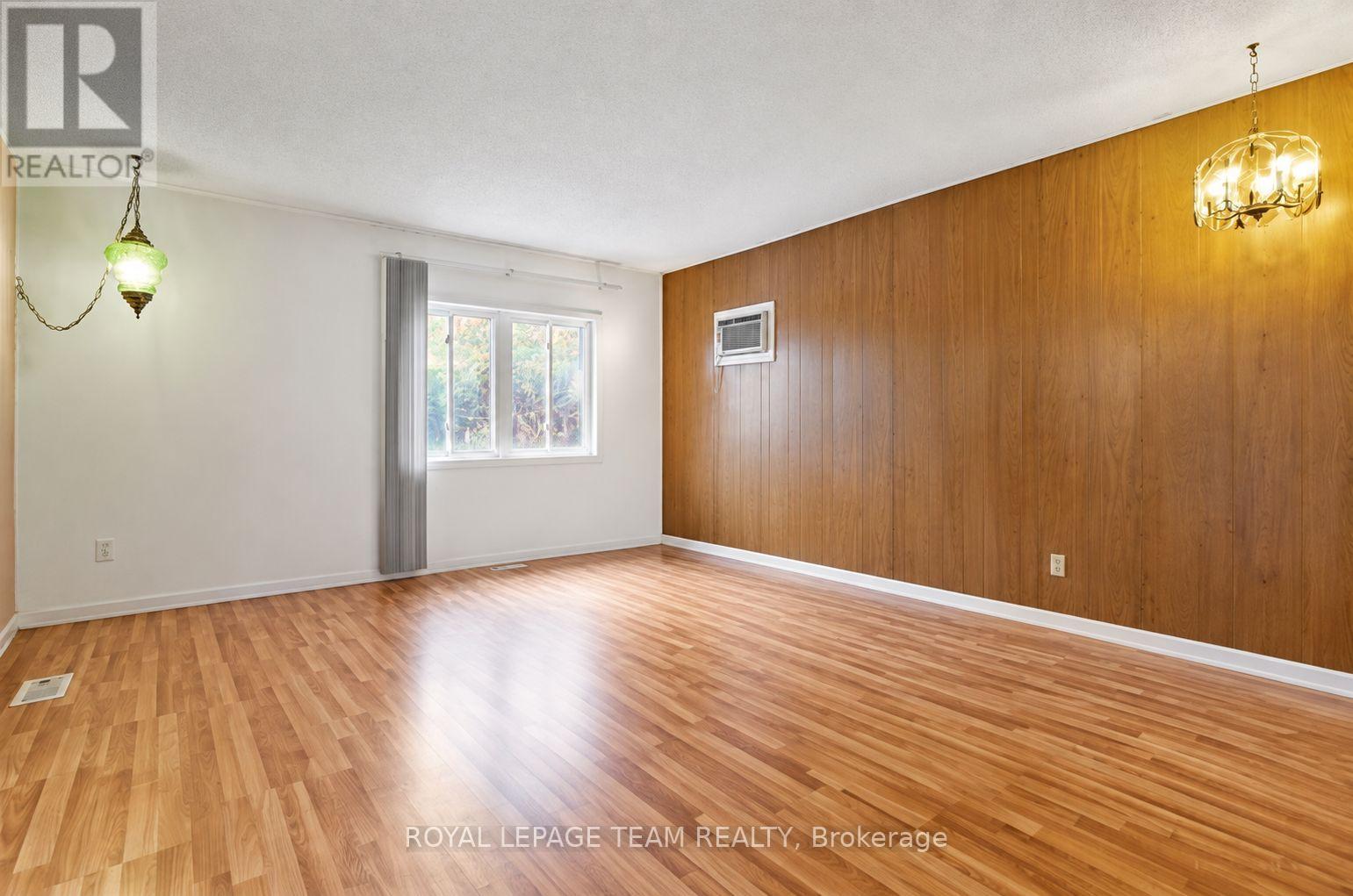 967 West Street Property Photo 8