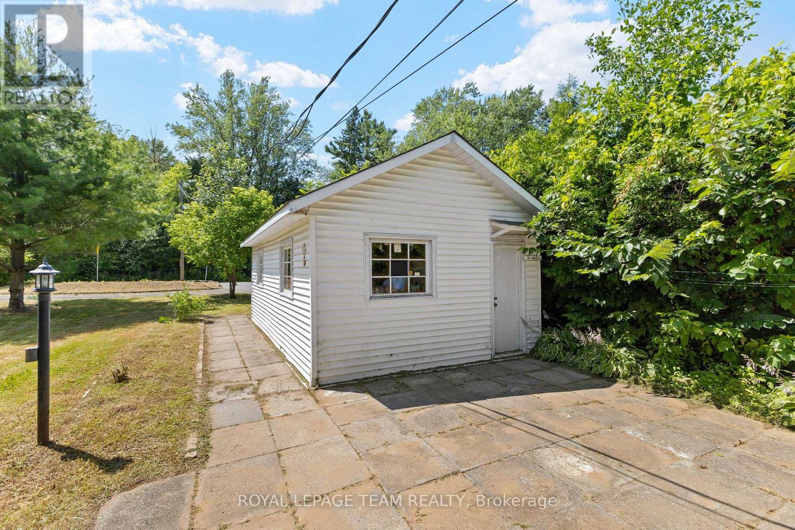 967 West Street Property Photo 17