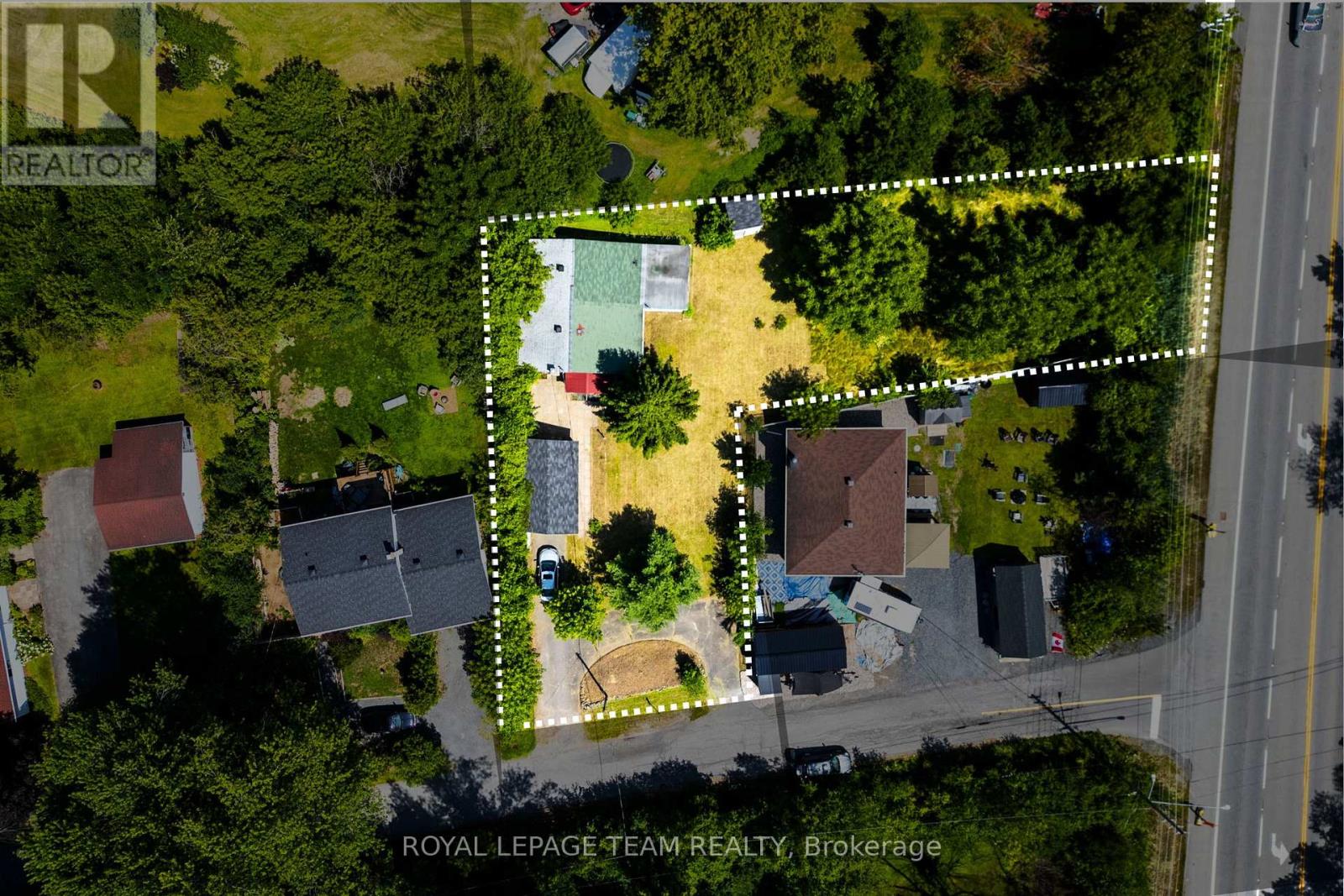 967 West Street Property Photo 22