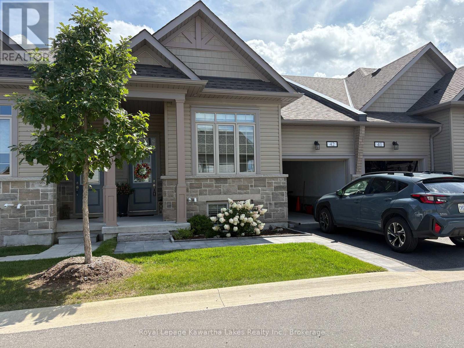 UNIT 42 - 17 LAKEWOOD CRES CRESCENT Property Photo 1
