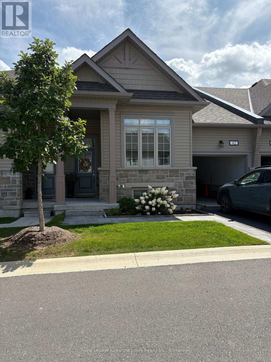 Unit 42 - 17 Lakewood Cres Crescent Property Photo 2