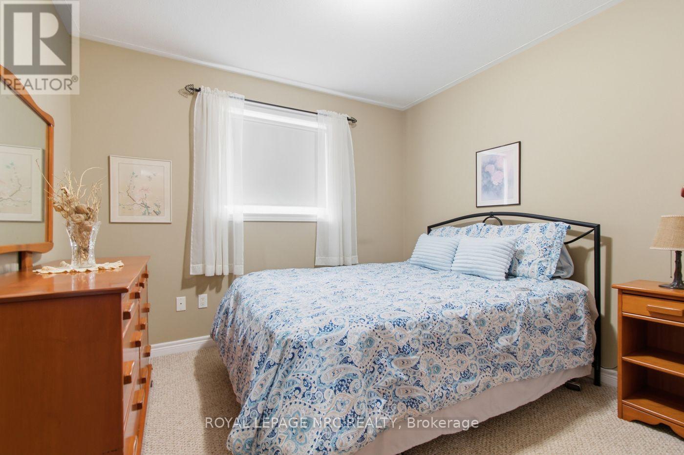 73 Rolling Meadows Boulevard Property Photo 8