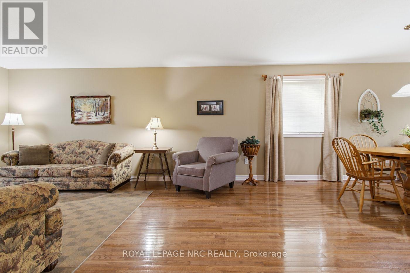 73 Rolling Meadows Boulevard Property Photo 17