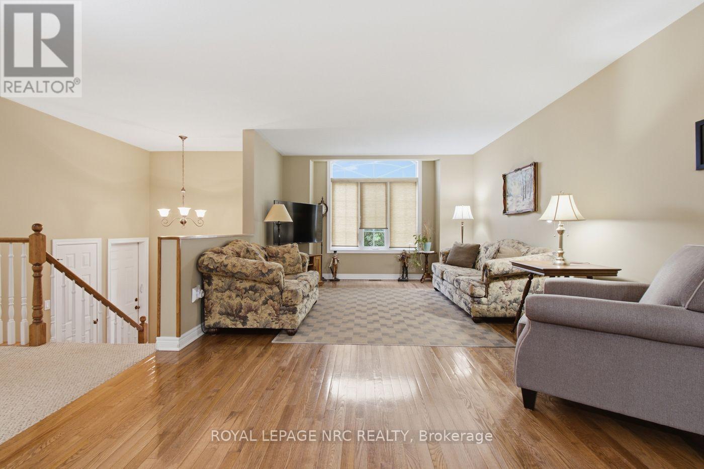 73 Rolling Meadows Boulevard Property Photo 18