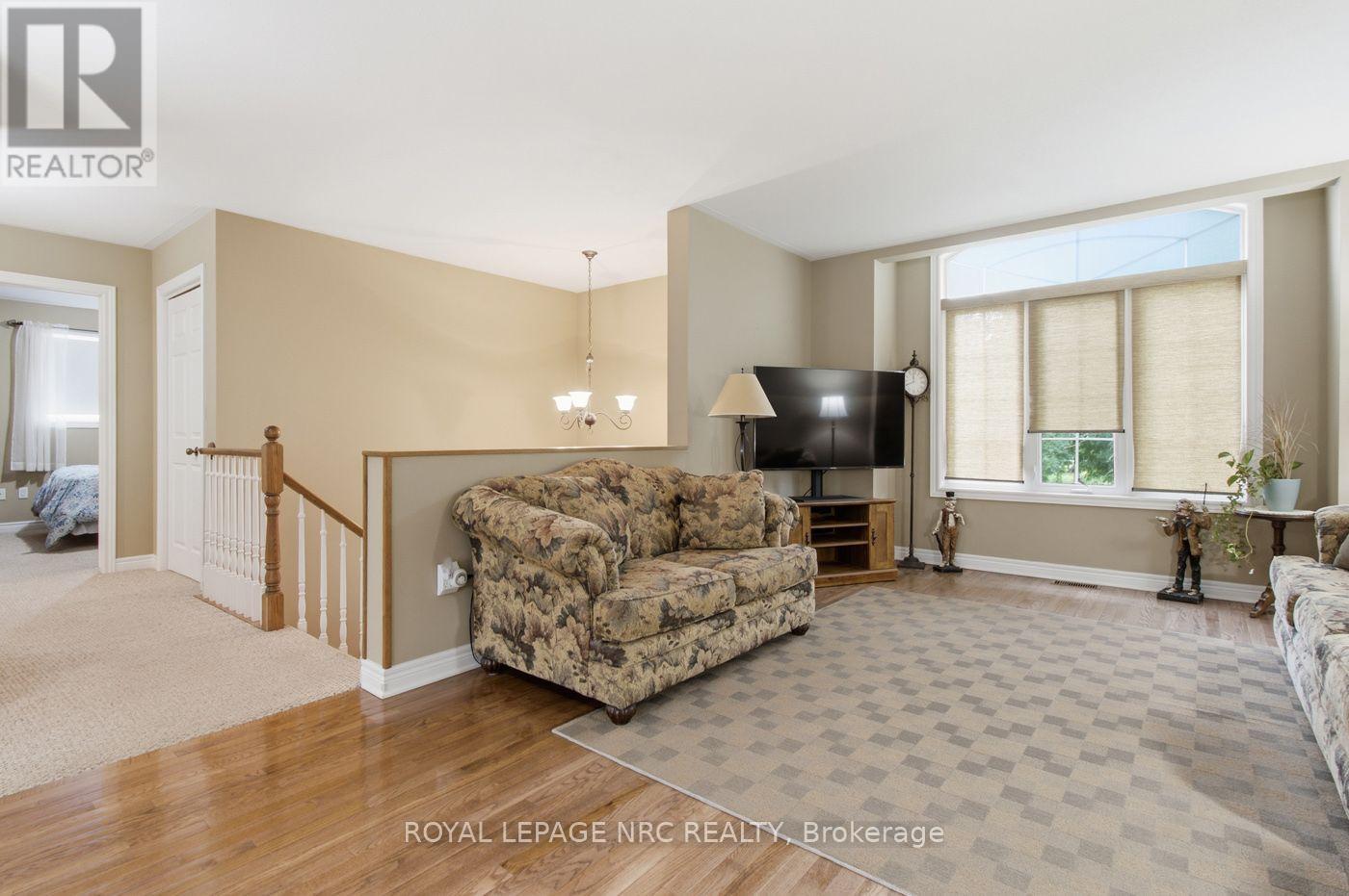 73 Rolling Meadows Boulevard Property Photo 19