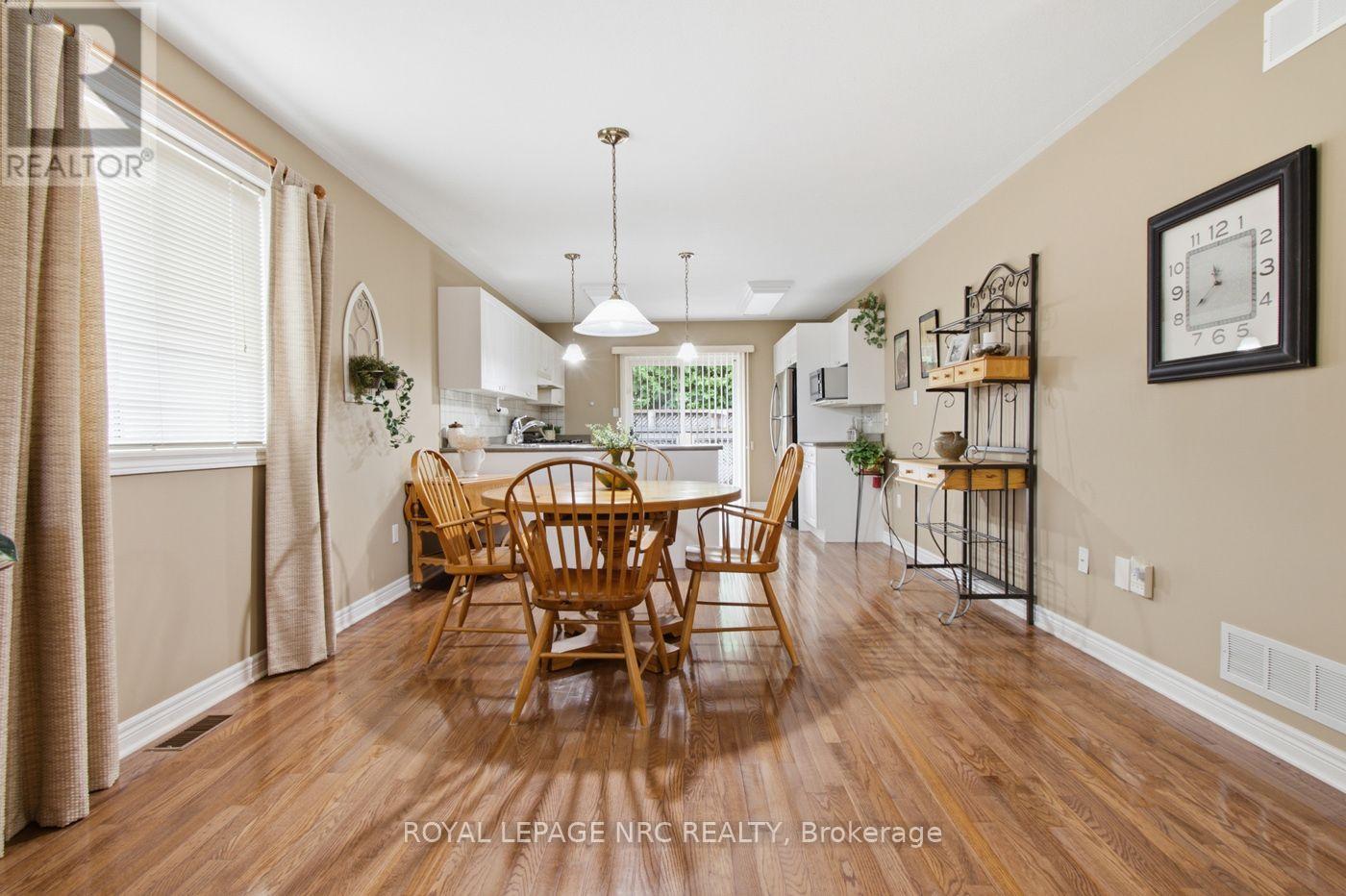73 Rolling Meadows Boulevard Property Photo 21