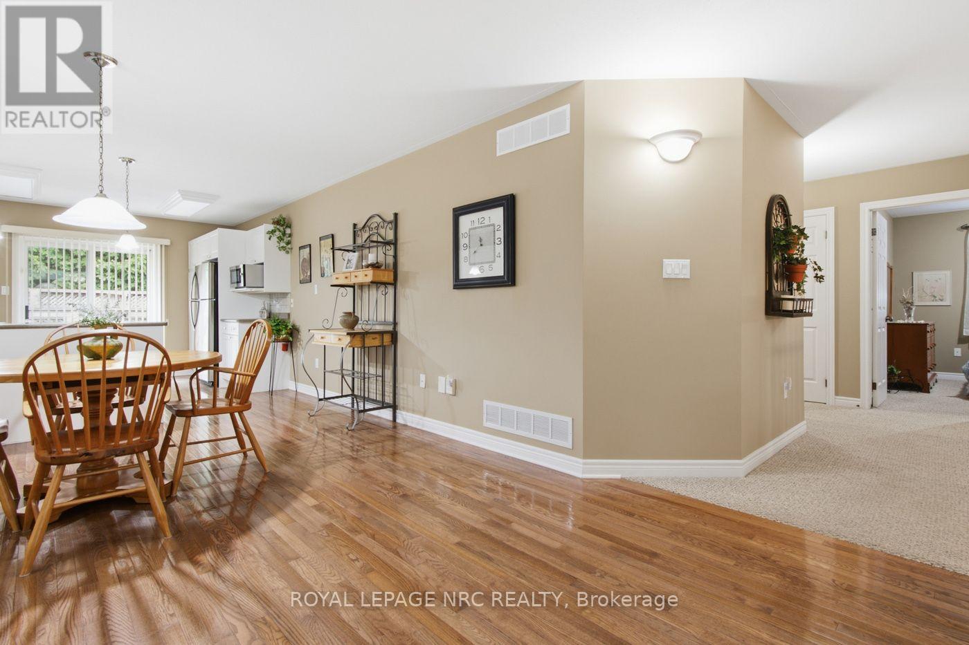 73 Rolling Meadows Boulevard Property Photo 22