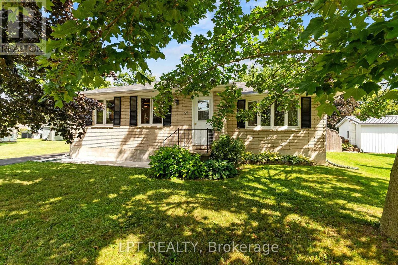 226 Tain Street Property Photo 1