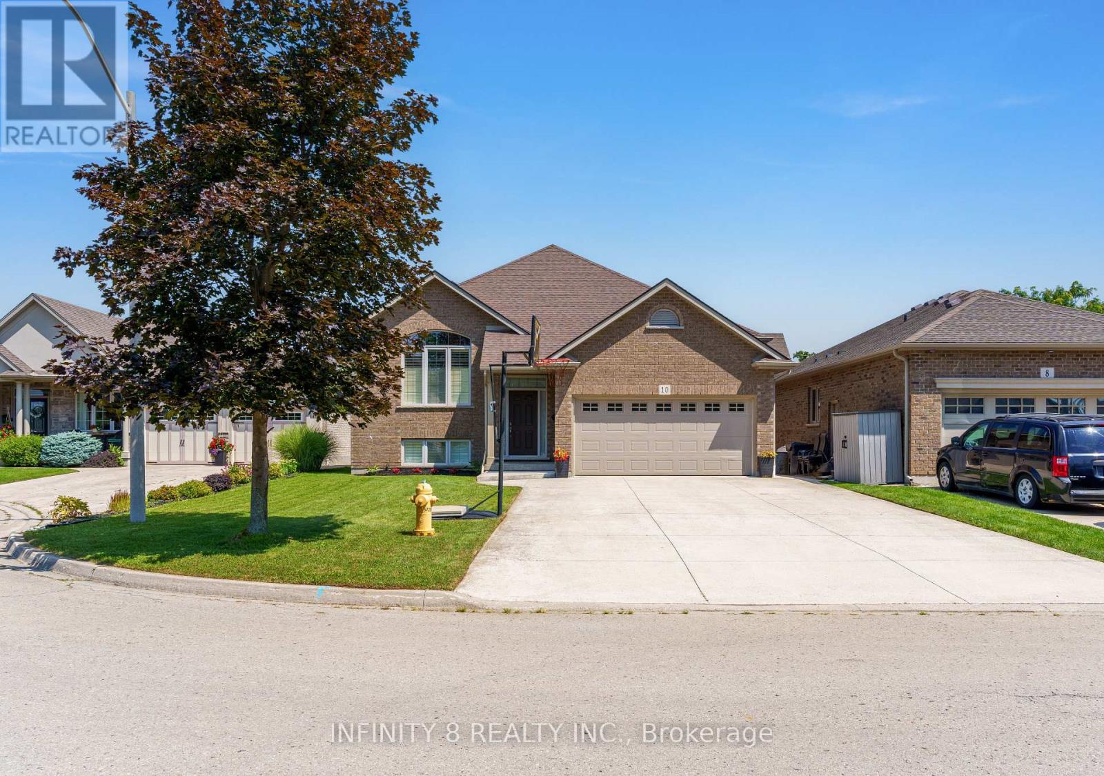 10 SAPPHIRE COURT