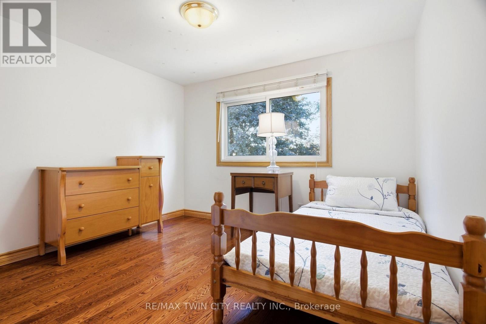 25 Alice Crescent Property Photo 26