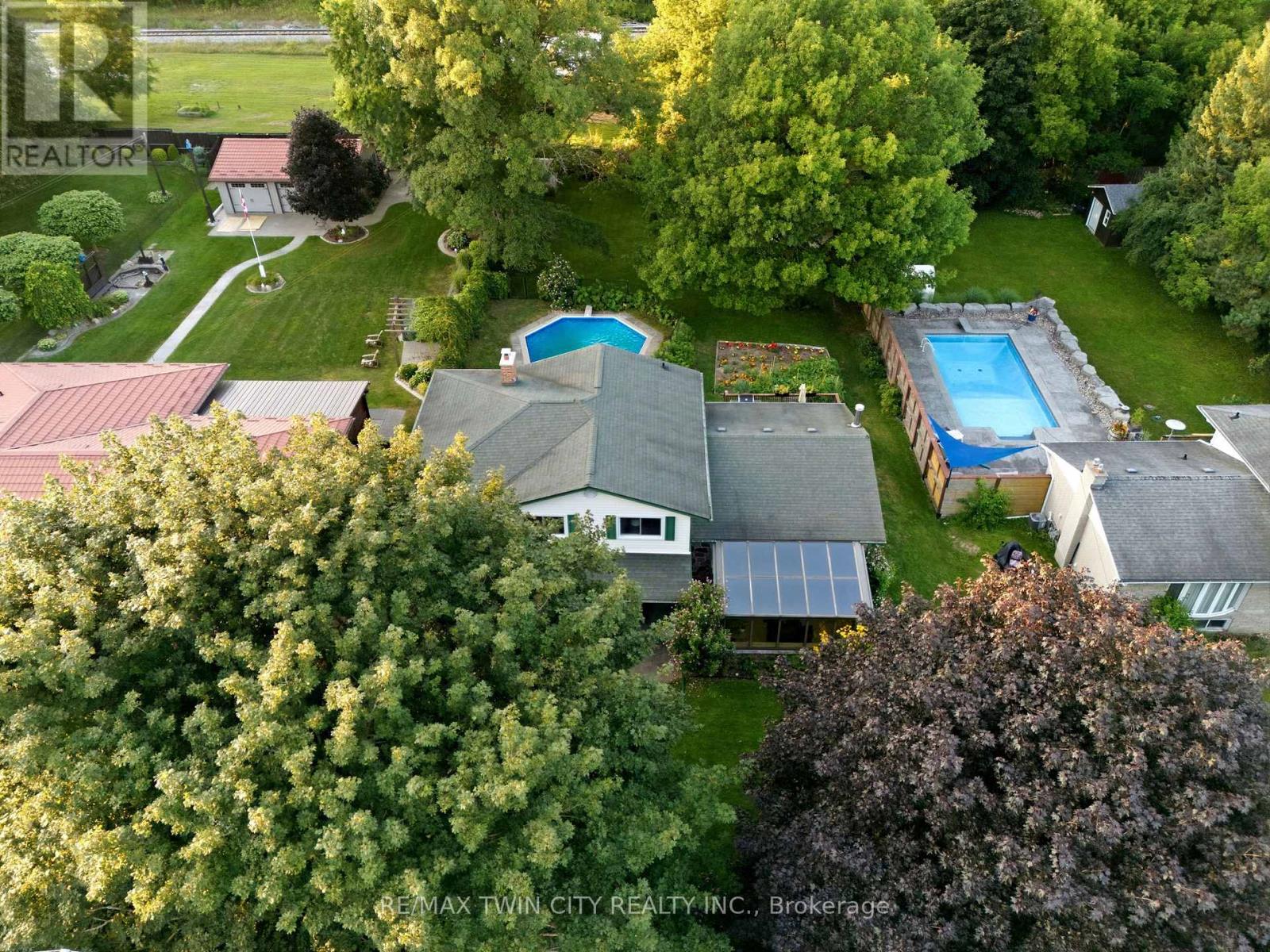25 Alice Crescent Property Photo 39