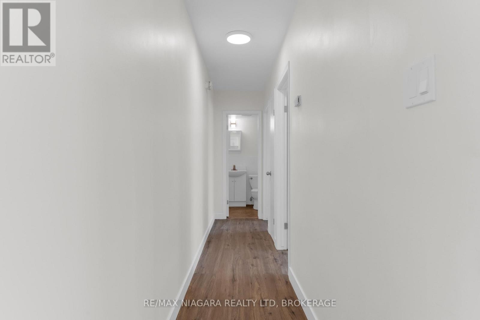 25 - 452 Carlton Street Property Photo 13