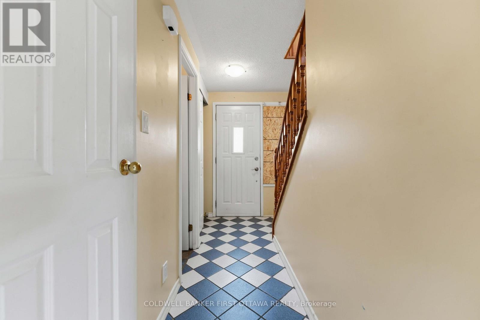 A - 1532 Beaverpond Drive Property Photo 3