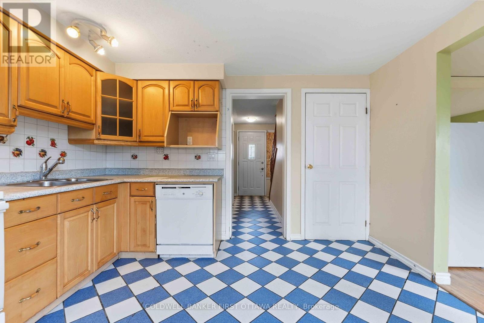 A - 1532 Beaverpond Drive Property Photo 11