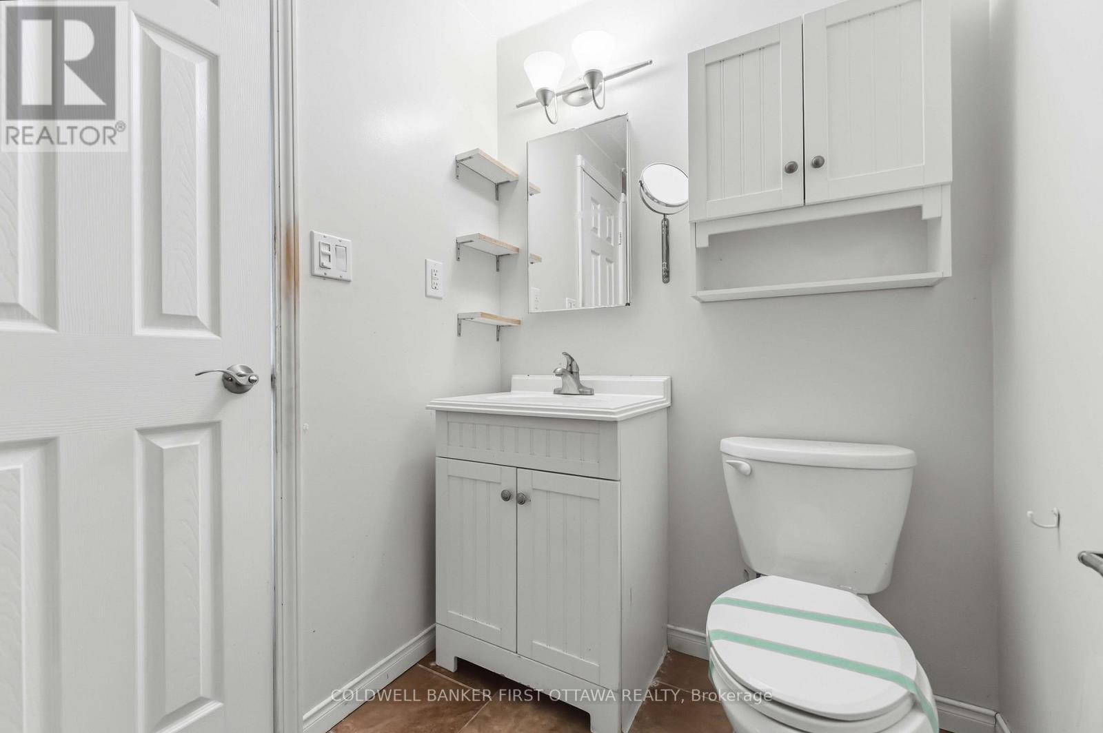 A - 1532 Beaverpond Drive Property Photo 22