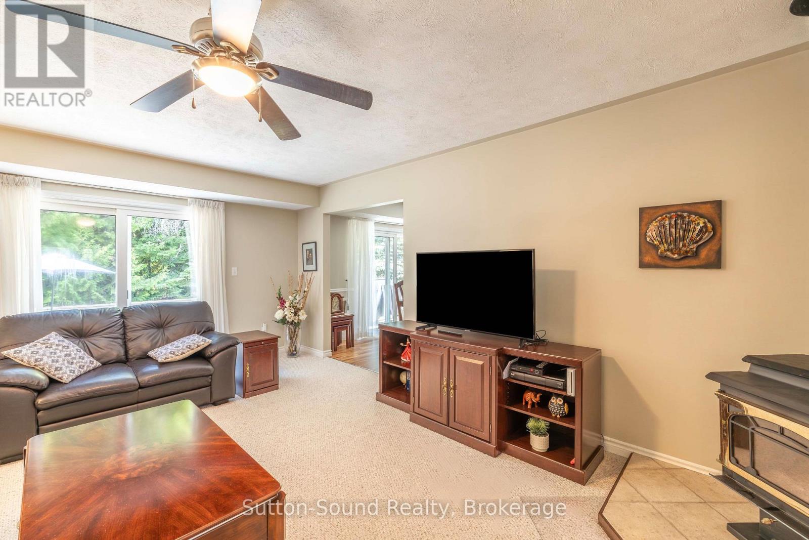 14 Shamrock Boulevard Property Photo 5