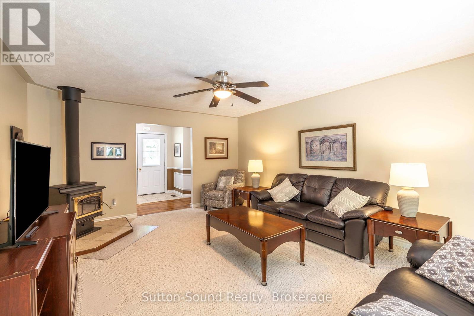 14 Shamrock Boulevard Property Photo 6