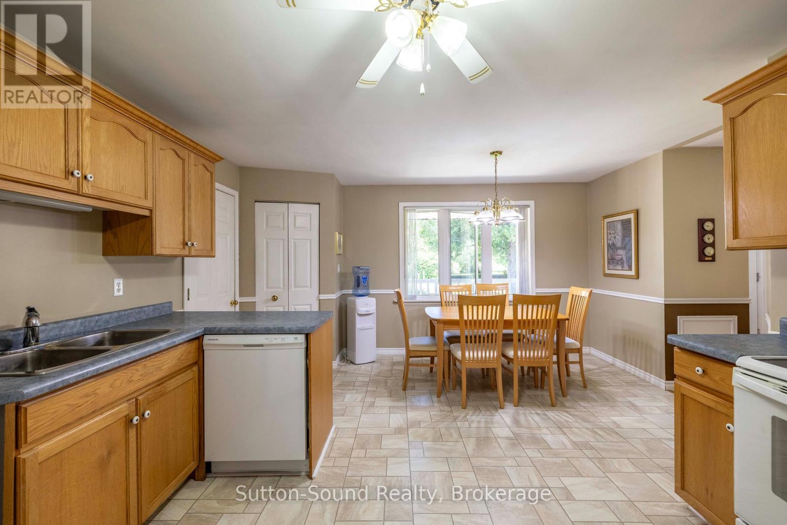14 Shamrock Boulevard Property Photo 9