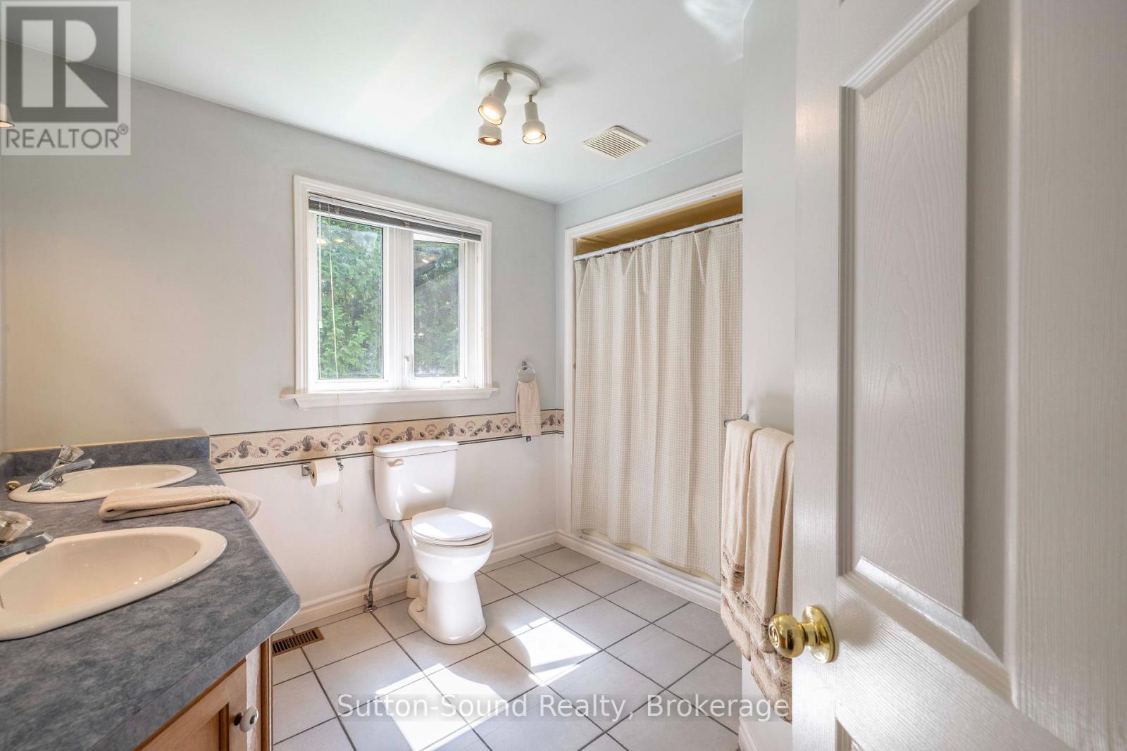 14 Shamrock Boulevard Property Photo 24