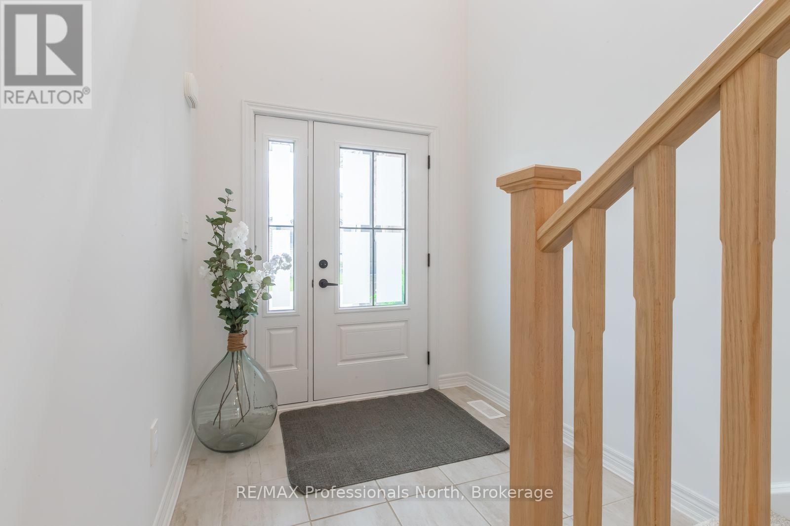 75 Eaglecrest Avenue Property Photo 4